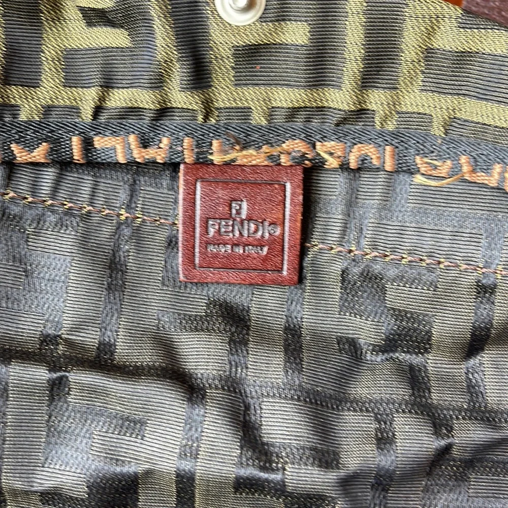 Fendi foldable Zucca pattern shopping tote. - Picture 4 of 10